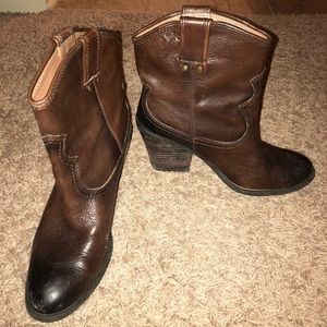 Lucky cowboy boot style booties